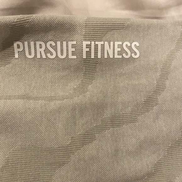 Pursue Fitness Sustainable Seamless Leggings
Cloud Grey size Large - Picture 7 of 15